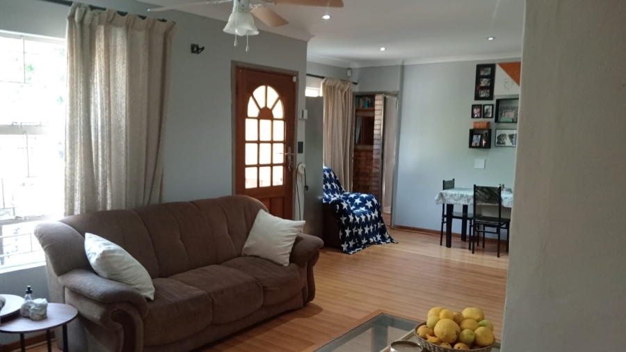 4 Bedroom Property for Sale in Pellissier Free State